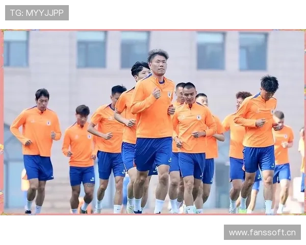 中超联赛激战正酣 各队为冠军荣誉全力以赴 展现精彩足球对决 - 副本 - 副本 (2)